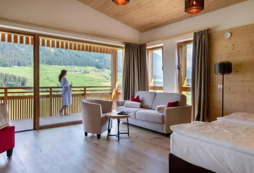 Alpine Nature Hotel Stoll