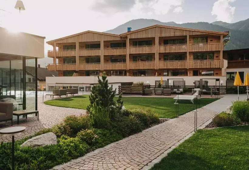 Alpine Nature Hotel Stoll