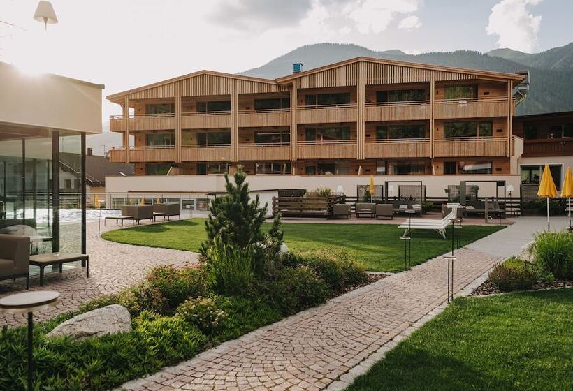 Alpine Nature Hotel Stoll