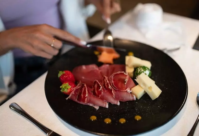 Alpine Nature Hotel Stoll