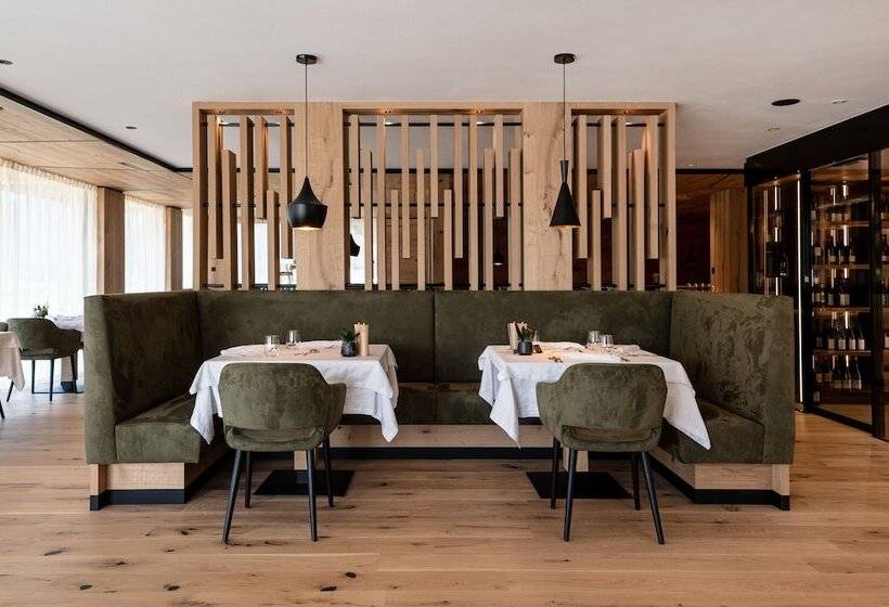 Alpine Nature Hotel Stoll