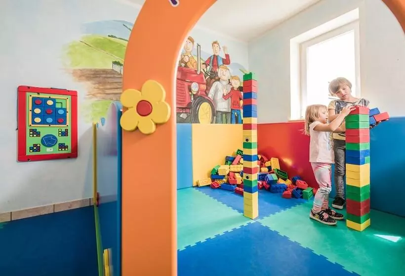 Alpine Nature Hotel Stoll