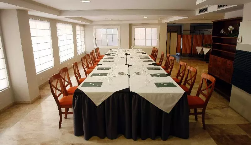 Aparthotel Los Girasoles