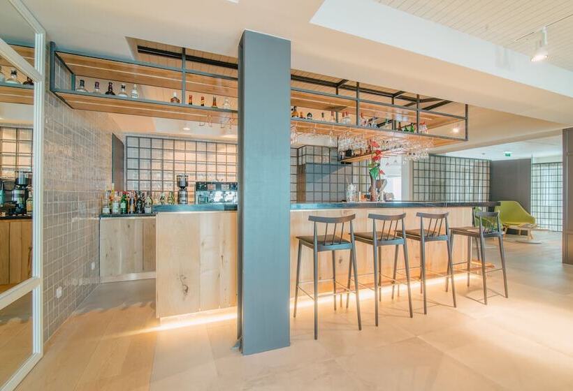 Aqualuz Lagos by The Editory