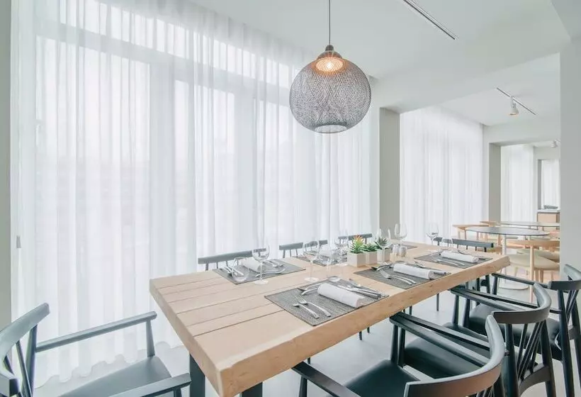 Aqualuz Lagos by The Editory