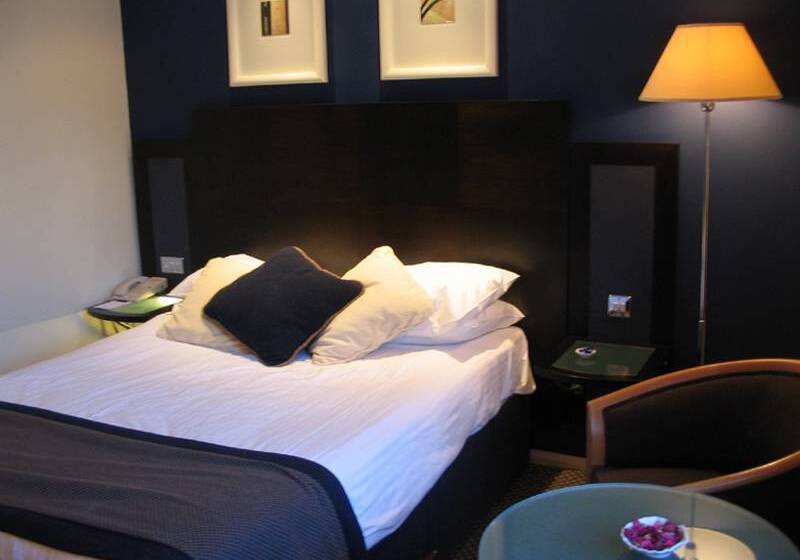 هتل Britannia Edinburgh