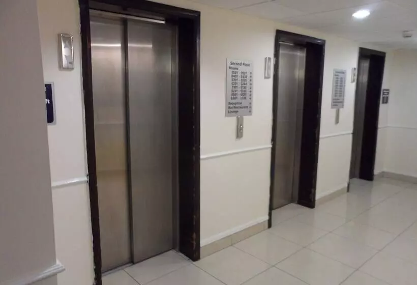 هتل Britannia  Edinburgh