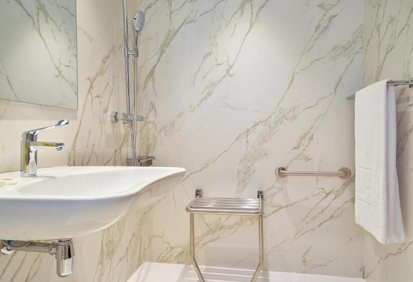 هتل Eurostars Astoria