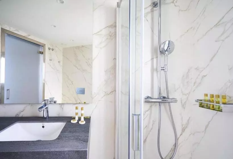 هتل Eurostars Astoria