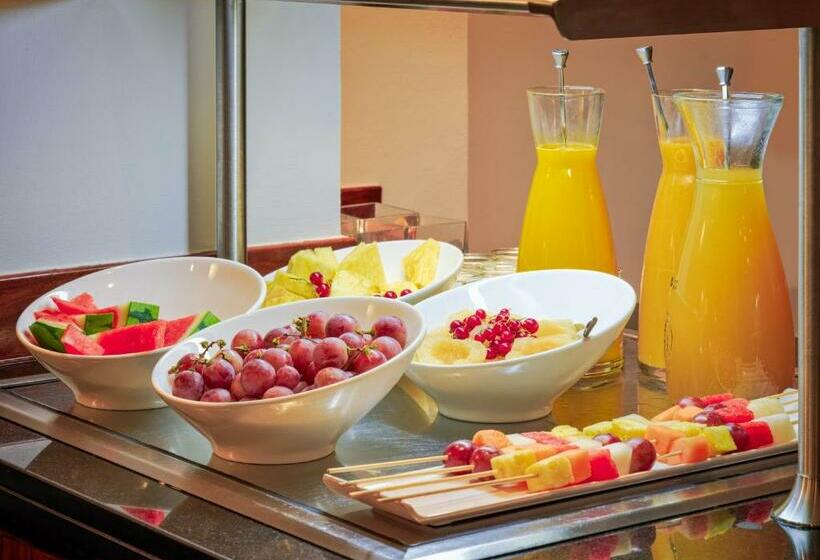 Отель H10 Raco Del Pi