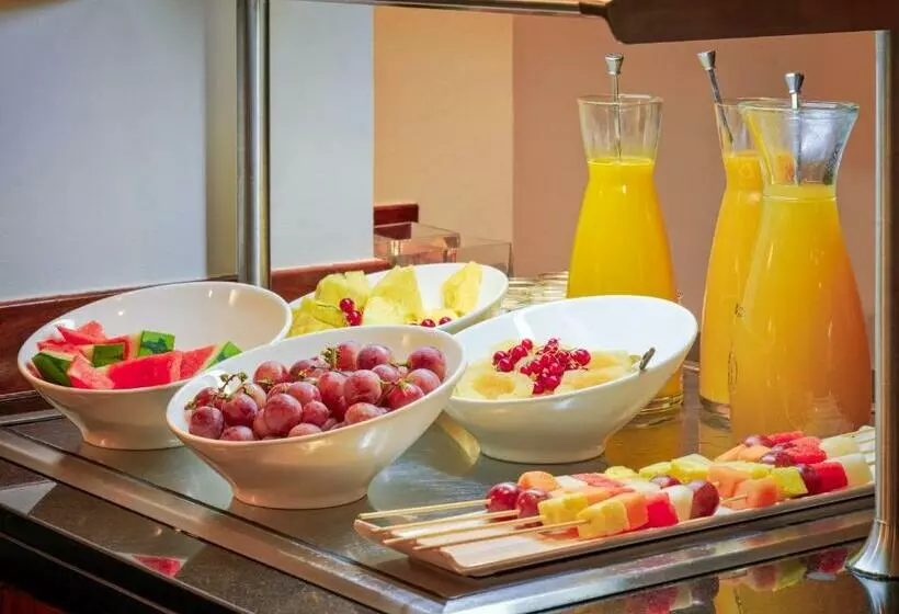 Отель H10 Raco Del Pi