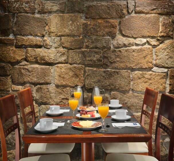 Отель H10 Raco Del Pi