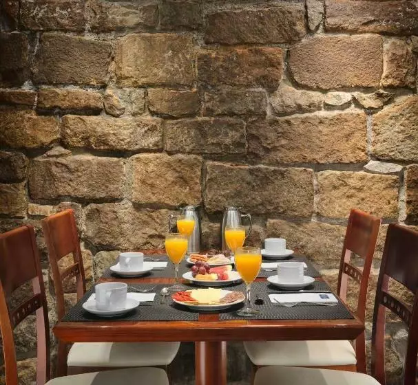 Отель H10 Raco Del Pi