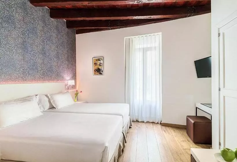 Отель H10 Raco Del Pi