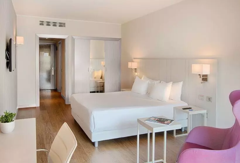 Отель NH Lecco Pontevecchio