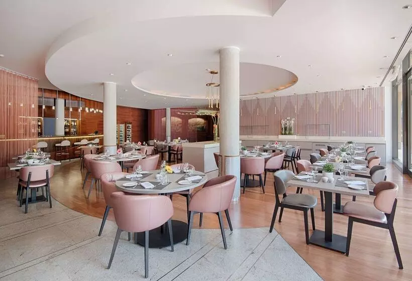 Отель NH Lecco Pontevecchio