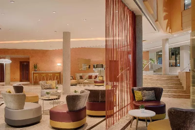 Отель NH Lecco Pontevecchio