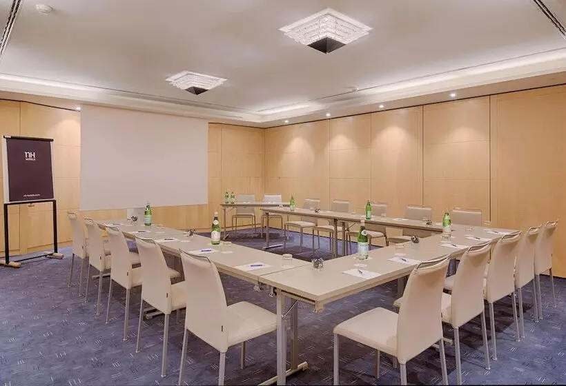 Отель NH Lecco Pontevecchio