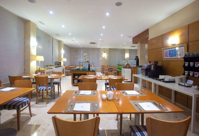 בית מלון כפרי NH San Pedro De Alcántara