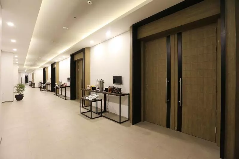 Luminor Hotel Purwokerto By Wh