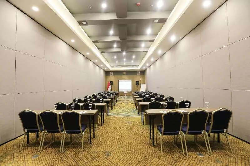 Luminor Hotel Purwokerto By Wh