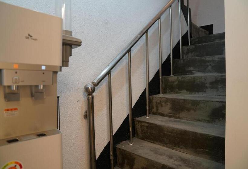 Pensione Apollo Guesthouse