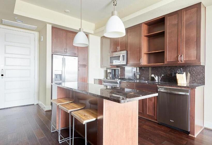 Sonder At The Catherine