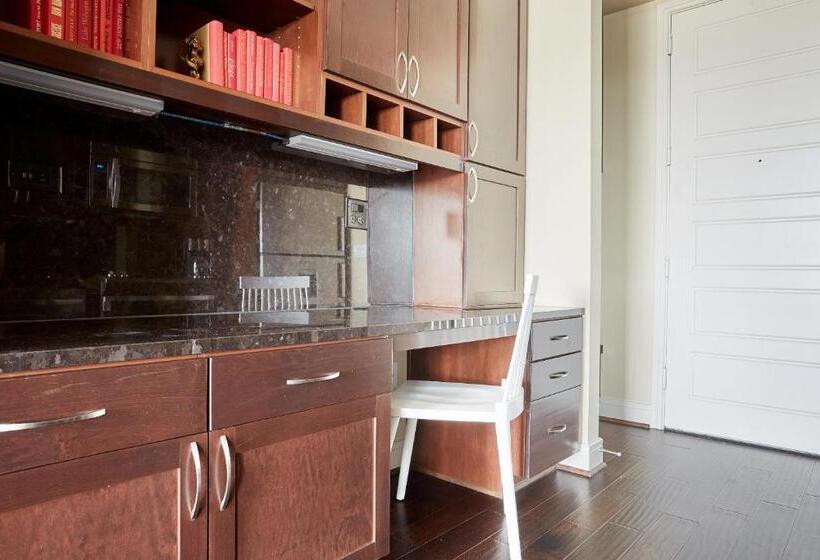 Sonder At The Catherine