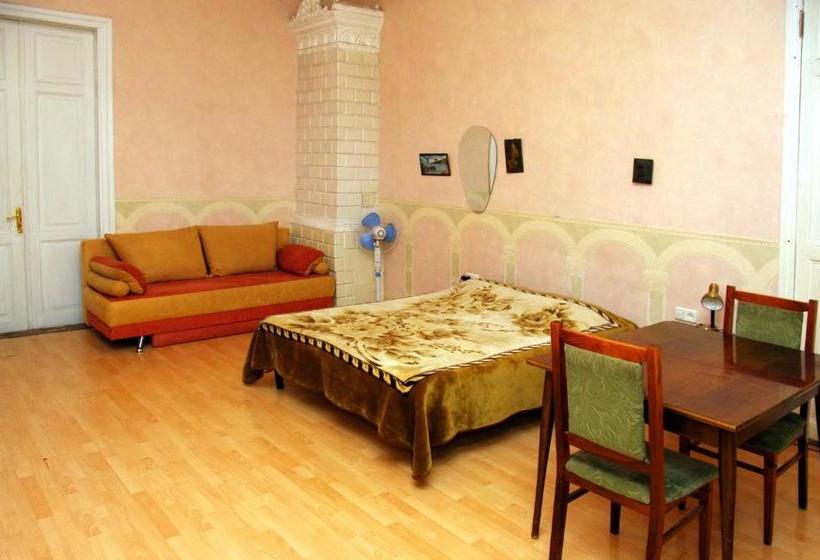 Szálló большая комната