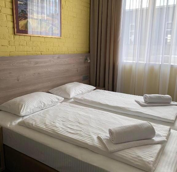 Hostel Art хостел готель адреналін