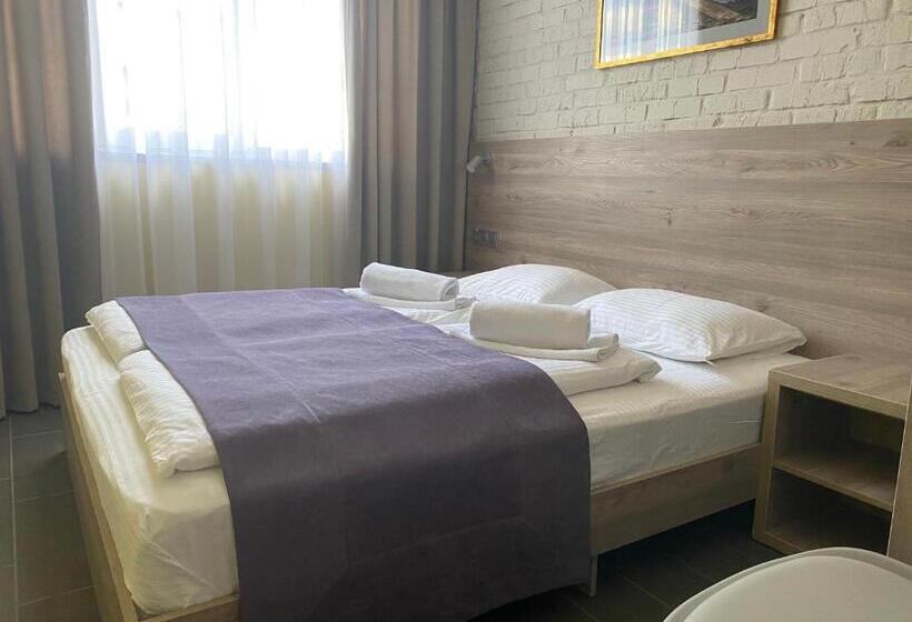 Hostel Art хостел готель адреналін