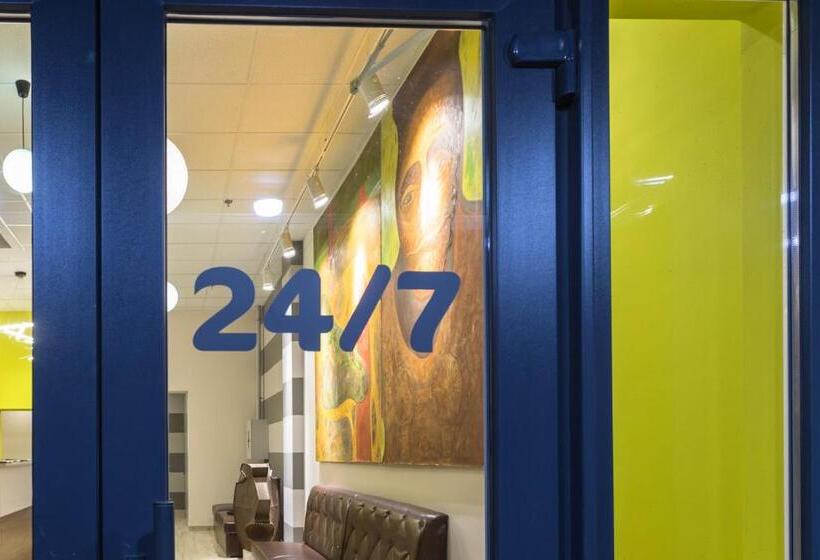 Hostel Art хостел готель адреналін