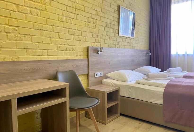 Hostel Art хостел готель адреналін