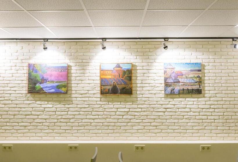 Hostel Art хостел готель адреналін