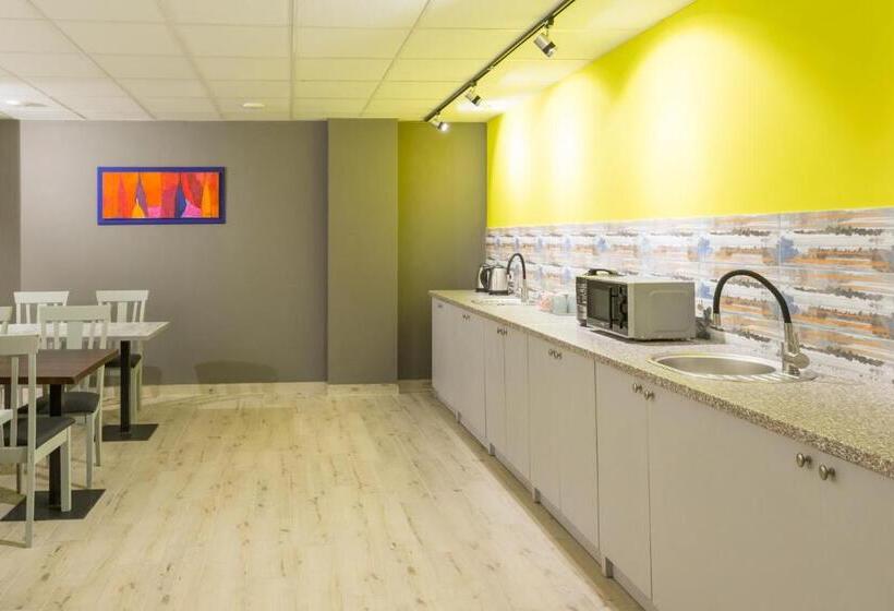 Hostel Art хостел готель адреналін