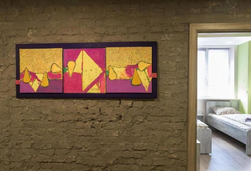 Hostel Art хостел готель адреналін