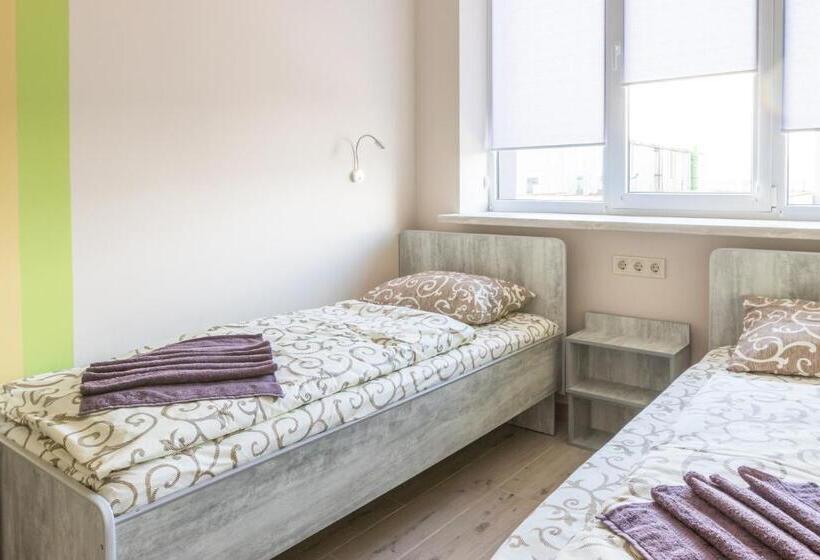 Hostel Art хостел готель адреналін