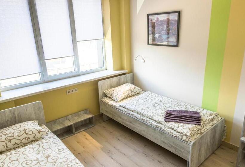 Hostel Art хостел готель адреналін