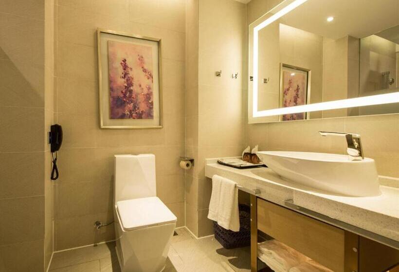 Lavande Hotel Qijiang High Speed Railway Station