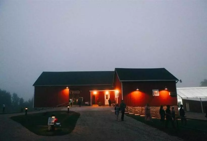 ホテル Lake Orchard Farm Retreat