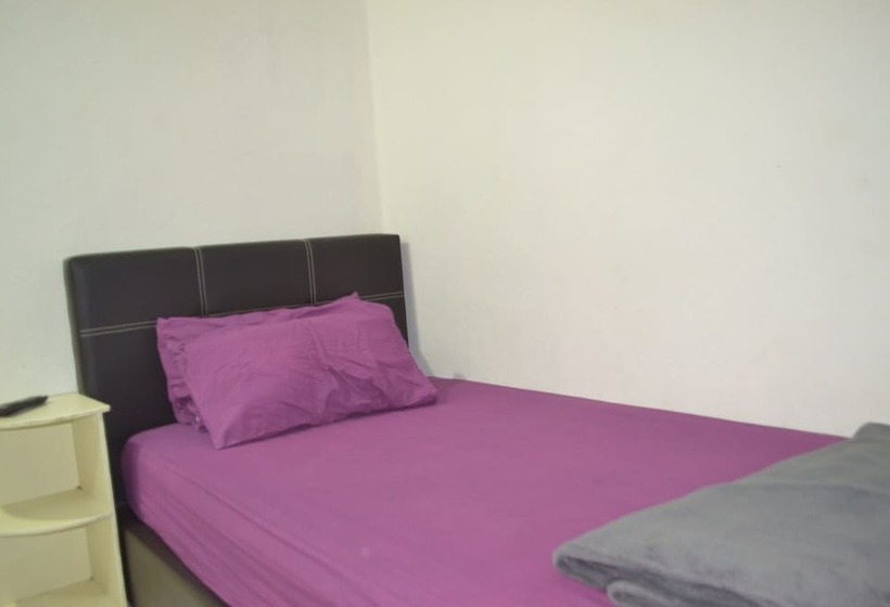 Hôtel Spot On 89821 Batu Maung Sempoi Inn And Cafe