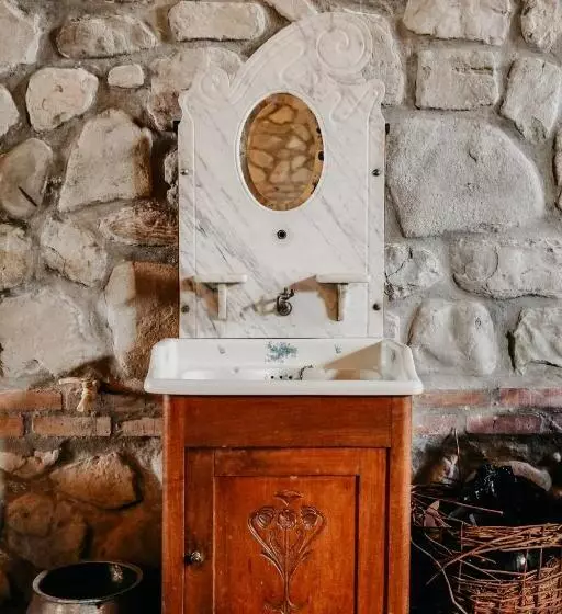 Otel & Wine Cellar Arge