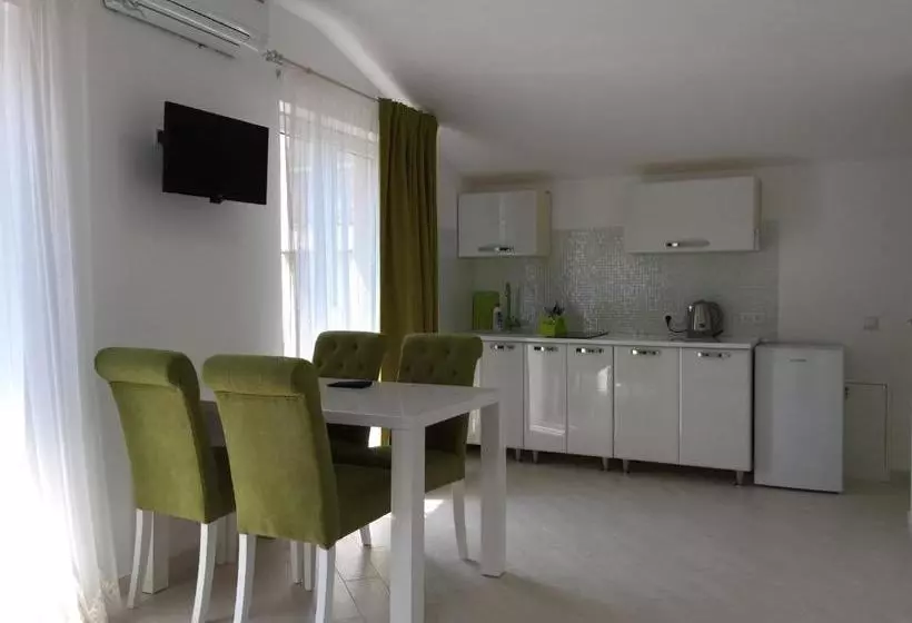 Majatalo Guest House