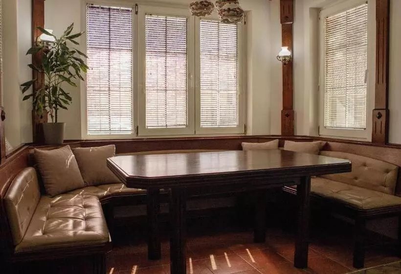 črni Baron Pension Black Baron