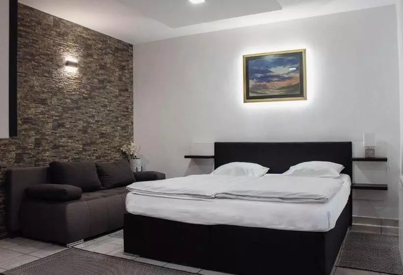 črni Baron Pension Black Baron