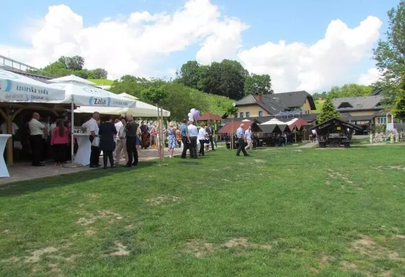 črni Baron Pension Black Baron