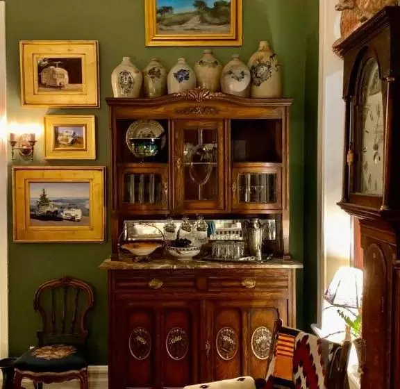 The Dolon House Bed & Breakfast!