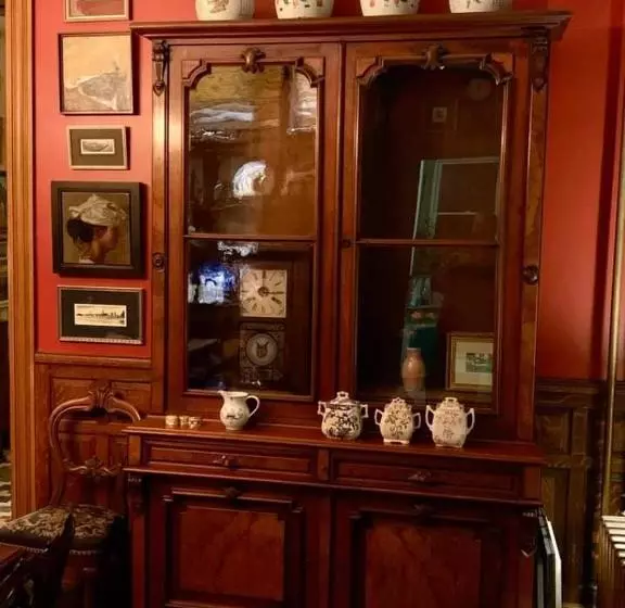 The Dolon House Bed & Breakfast!