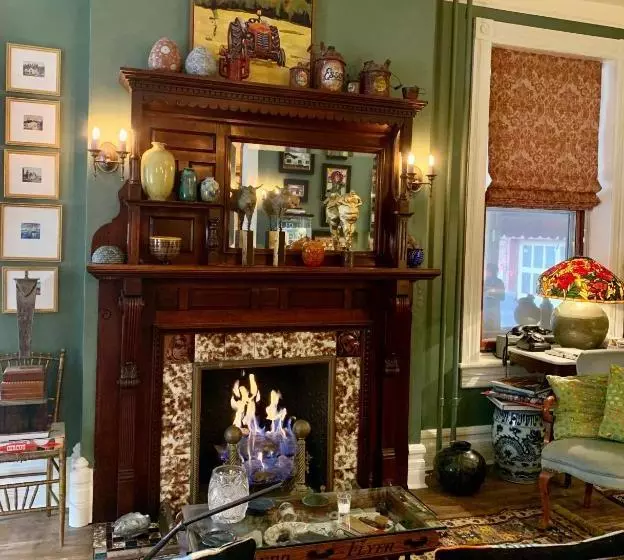 The Dolon House Bed & Breakfast!