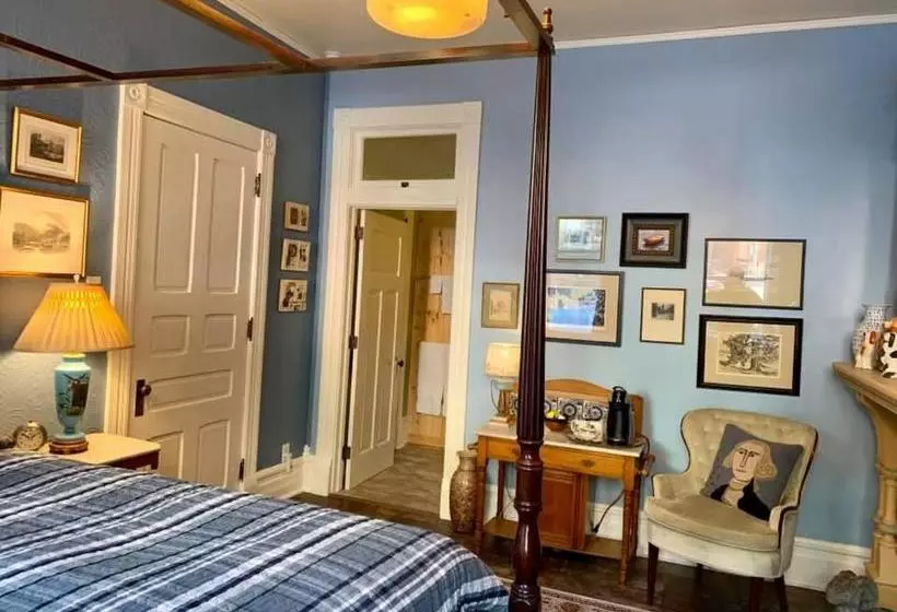 The Dolon House Bed & Breakfast!